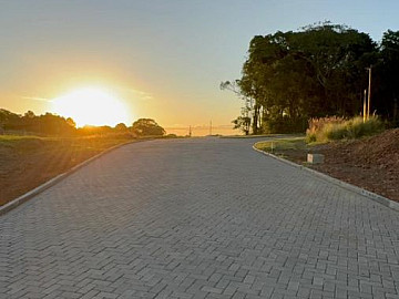 Terreno alto na quadra D - Pr�ximo ao Clube