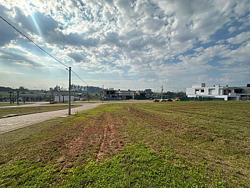 Lote com 492m� no Legano Reserva